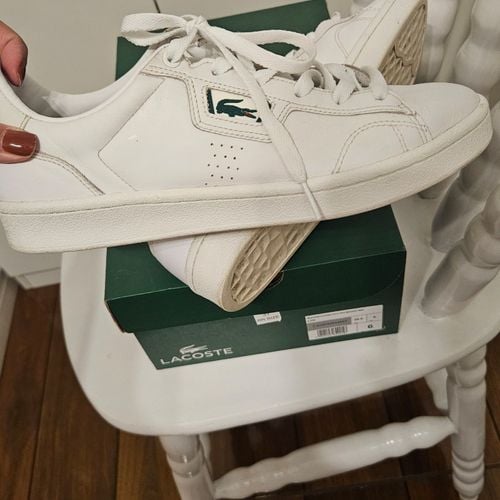 tenis lacoste branco em couro 37 143365420?action_source=76398&ref=home_home&rsp=1&rspix=1