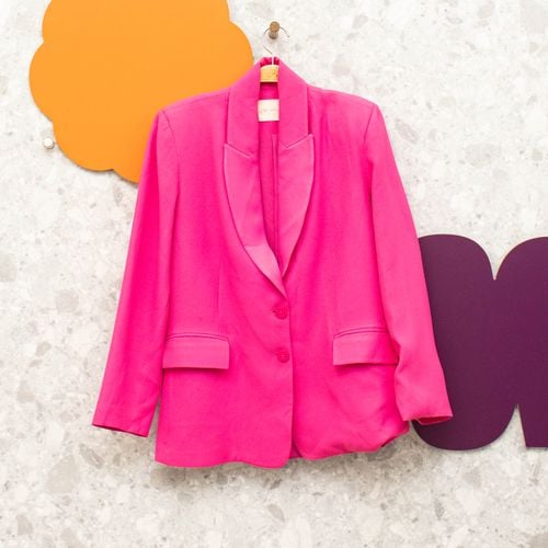 blazer rosa brilhante nati vozza 142330697?action_source=71446&ref=home_home&rsp=1&rspix=1