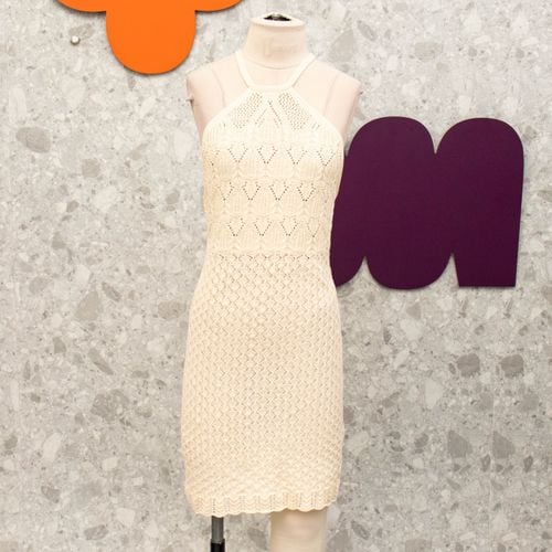 vestido off white tricot baesh 136321480?action_source=68212&ref=home_home&rsp=1&rspix=1