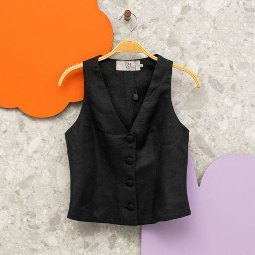 colete preto lica melzer e guga goncalves 135453450?action_source=67750&ref=home_home&rsp=1&rspix=1