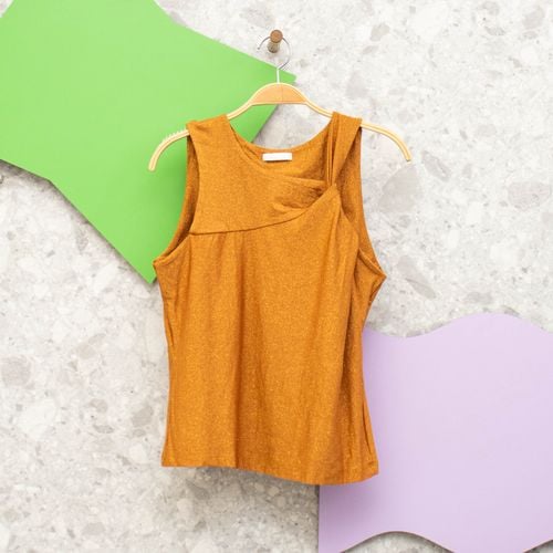 regata ocre com fios metalizados rudely 140599681?action_source=70390&ref=home_home&rsp=1&rspix=1