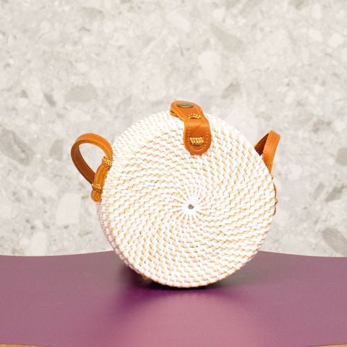 bolsa redonda 138619524?action_source=70786&ref=home_home&rsp=1&rspix=1