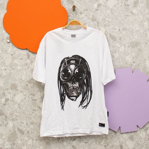 camiseta oversized branca medusa oakley 136240847?action_source=68245&ref=home_home&rsp=1&rspix=1