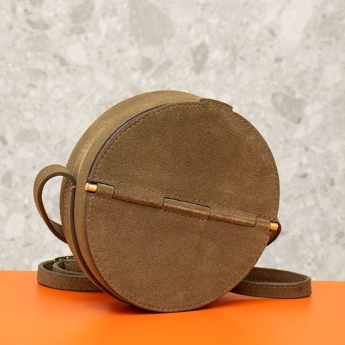 bolsa redonda verde militar couro tbag 135271792?action_source=67585&ref=home_home&rsp=1&rspix=1