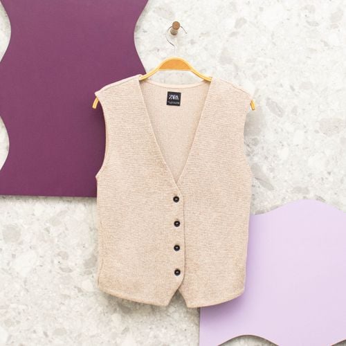colete tricot bege mescla zara 141166277?action_source=70621&ref=home_home&rsp=1&rspix=1