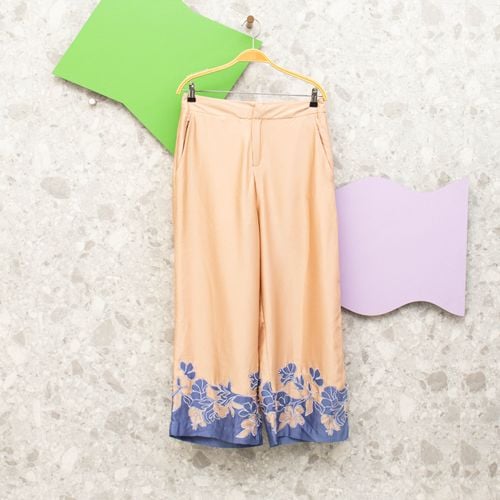 calca pantalona bege acetinada deep 140599676?action_source=70390&ref=home_home&rsp=1&rspix=1