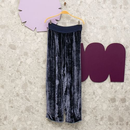 calca veludo molhado azul marinho le soleil dete 135982861?action_source=68147&ref=home_home&rsp=1&rspix=1