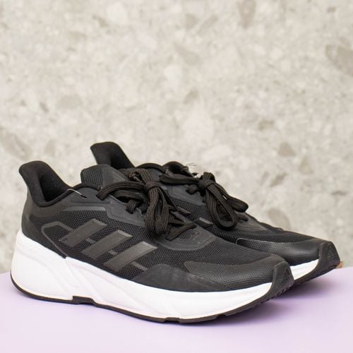 tenis preto adidas 136240978?action_source=68245&ref=home_home&rsp=1&rspix=1