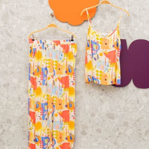conjunto mix de estampas never fully dressed 142330702?action_source=71446&ref=home_home&rsp=1&rspix=1