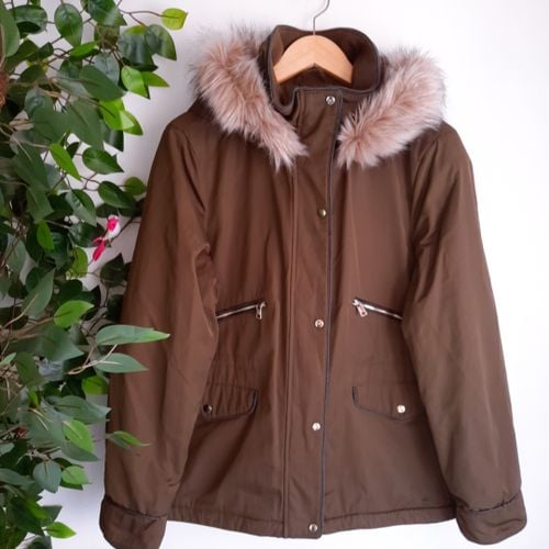 casaco parka verde musgo zara 146405035?action_source=74123&ref=home_home&rsp=1&rspix=1