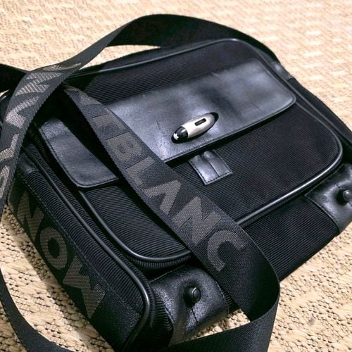 bolsa montblanc nightflight preta original made in germany couro e nylon balistico vintage desapego 143157681?action_source=67324&ref=home_home&rsp=1&rspix=1