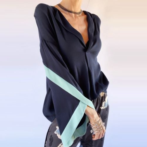 blusa alfaiataria azul marinho camisa kaftan social decote v manga flare minimalista fluida 132460982?action_source=70657&ref=home_home&rsp=1&rspix=1