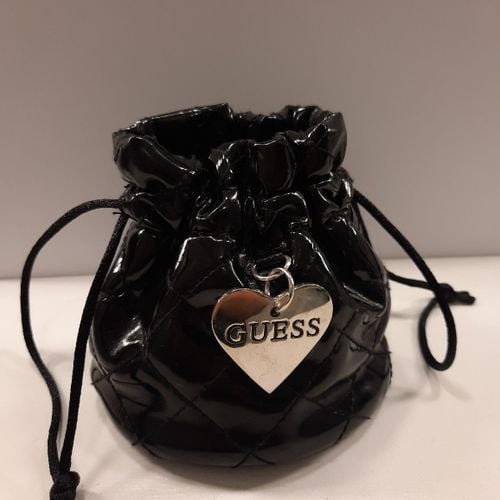 mini necessaire guess 130369324?action_source=70655&ref=home_home&rsp=1&rspix=1