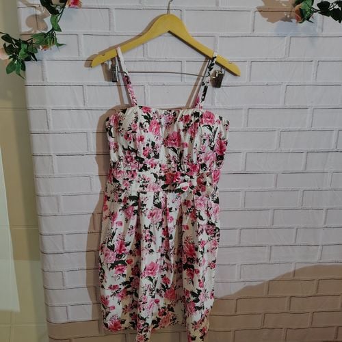 vestido floral 133154094?action_source=66695&ref=home_home&rsp=1&rspix=1