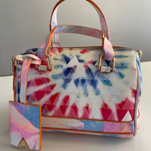 bolsa schutz triangle tie dye couro 149696289?action_source=76035&ref=home_home&rsp=1&rspix=1
