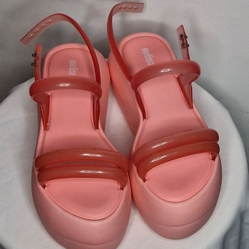 sandalia plataforma melissa bubble rosa com tiras translucidas 148314256?action_source=76405&ref=home_home&rsp=1&rspix=1