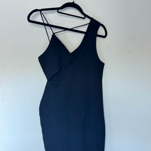 vestido zara 124365900?action_source=60227&ref=home_home&rsp=1&rspix=1