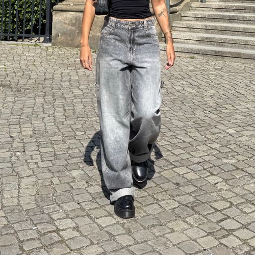 calca jeans balloon bershka 124782813?action_source=69599&ref=home_home&rsp=1&rspix=1