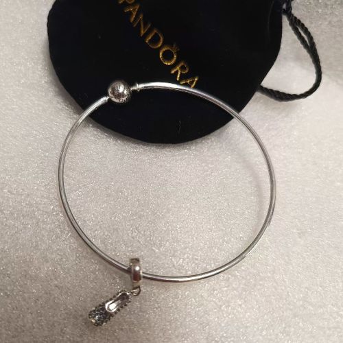 bracelete essence rigido 129891849?action_source=67326&ref=home_home&rsp=1&rspix=1