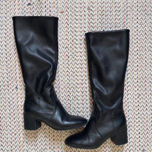 bota bottero cano medio preta 143970467?action_source=72767&ref=home_home&rsp=1&rspix=1