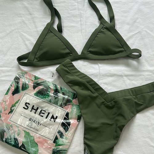 biquini shein verde militar tam m novo 116376617?action_source=68477&ref=home_home&rsp=1&rspix=1