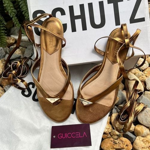 sandalia schutz rasteira de amarracao couro bronze carnaval festa 131105377?action_source=67456&ref=home_home&rsp=1&rspix=1