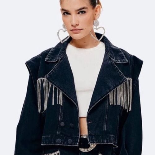 jaqueta jeans franjas de strass eleonor bynv 118941081?action_source=63594&ref=home_home&rsp=1&rspix=1