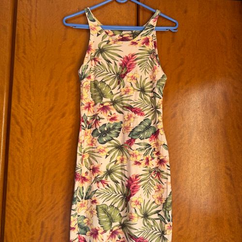 vestido curto florido farm 129745242?action_source=64649&ref=home_home&rsp=1&rspix=1