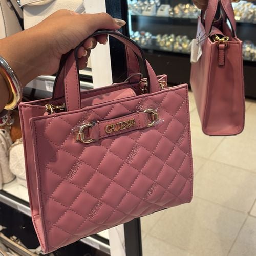 bolsa guess 135331451?action_source=70655&ref=home_home&rsp=1&rspix=1