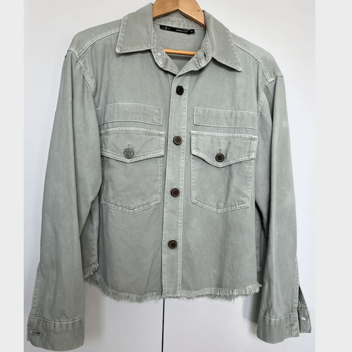 jaqueta jeans maria filo 142414599?action_source=31319&ref=home_home&rsp=1&rspix=1