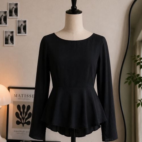 blusa dzarm preta acinturada p 146300166?action_source=73496&ref=home_home&rsp=1&rspix=1
