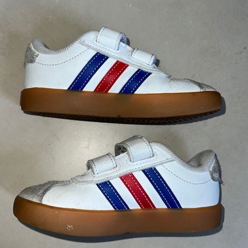 tenis adidas branco infantil 23 145794007?action_source=67222&ref=home_home&rsp=1&rspix=1