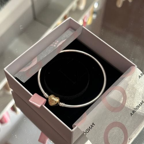 bracelete rigido coracao pandora 132572611?action_source=67326&ref=home_home&rsp=1&rspix=1