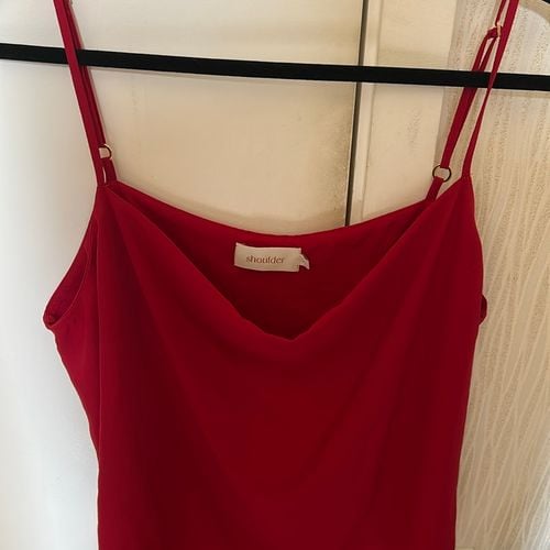 blusa viscose shoulder vermelha 135460946?action_source=70657&ref=home_home&rsp=1&rspix=1