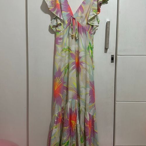 vestido longo farm 129618876?action_source=68477&ref=home_home&rsp=1&rspix=1