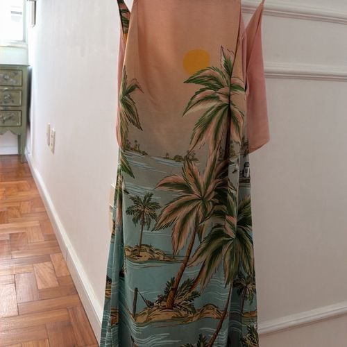 vestido curto estampado farm p 147655565?action_source=76563&ref=home_home&rsp=1&rspix=1