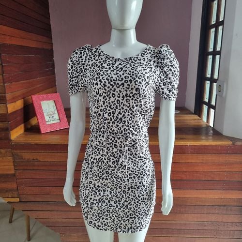 vestido animal print zara 110174234?action_source=32581&ref=home_home&rsp=1&rspix=1