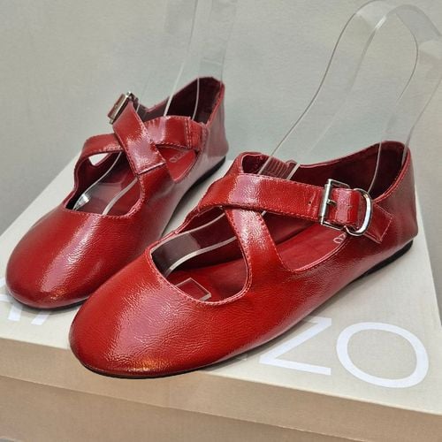 sapatilha arezzo 137509033?action_source=68872&ref=home_home&rsp=1&rspix=1