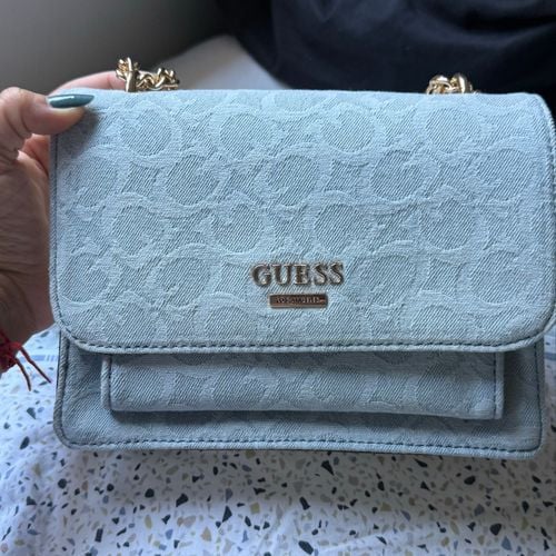 bolsa nova guess 128799910?action_source=70655&ref=home_home&rsp=1&rspix=1