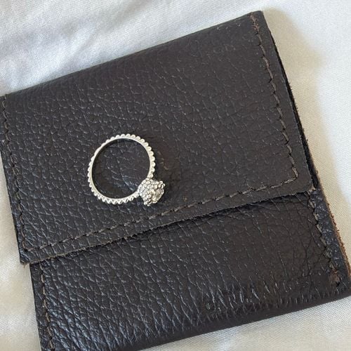 alianca solitario espuminha carla amorim 135613881?action_source=68872&ref=home_home&rsp=1&rspix=1