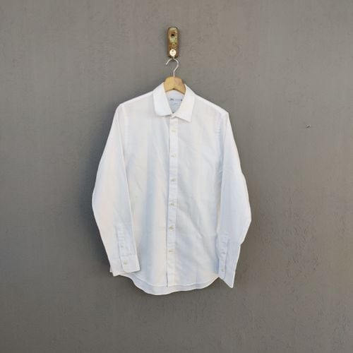 camisa branca slim zara 146910027?action_source=72470&ref=home_home&rsp=1&rspix=1