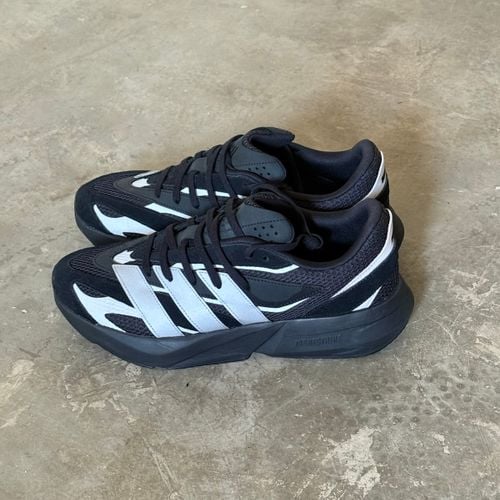 tenis adidas light strike refletivo 147870582?action_source=67324&ref=home_home&rsp=1&rspix=1