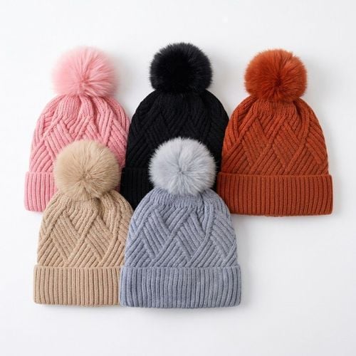 touca de trico com pompom kit 5 pecas 152729337?action_source=74123&ref=home_home&rsp=1&rspix=1