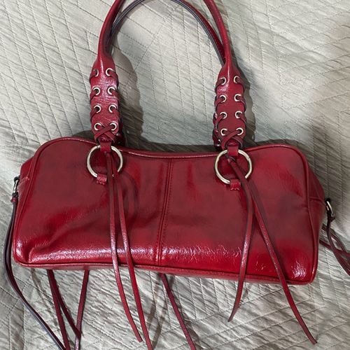 bolsa zara vermelha craquelada 151632740?action_source=77124&ref=home_home&rsp=1&rspix=1