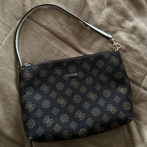 bolsa de ombro guess novinha monograma 91951649?action_source=70655&ref=home_home&rsp=1&rspix=1