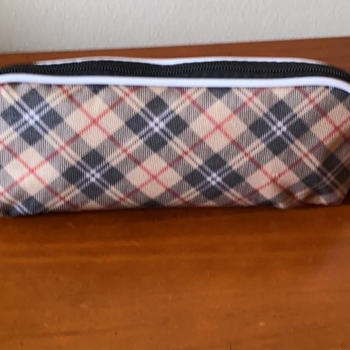 estojo escolar impermeavel xadrez 74697542?action_source=67388&ref=home_home&rsp=1&rspix=1