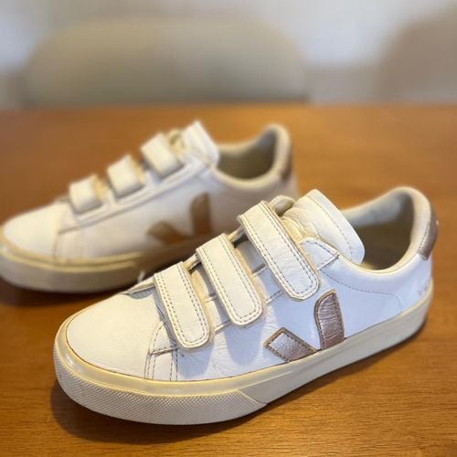 tenis vert veja branco velcro 36 147850875?action_source=76398&ref=home_home&rsp=1&rspix=1