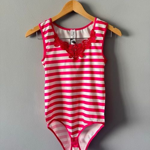 body feminino listrado rosa com renda tamanho m carnaval 134302096?action_source=67456&ref=home_home&rsp=1&rspix=1