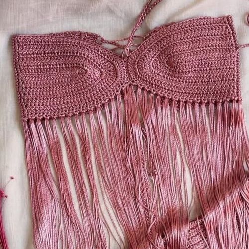 cropped croche rosa de franjas carnaval 135038872?action_source=67456&ref=home_home&rsp=1&rspix=1
