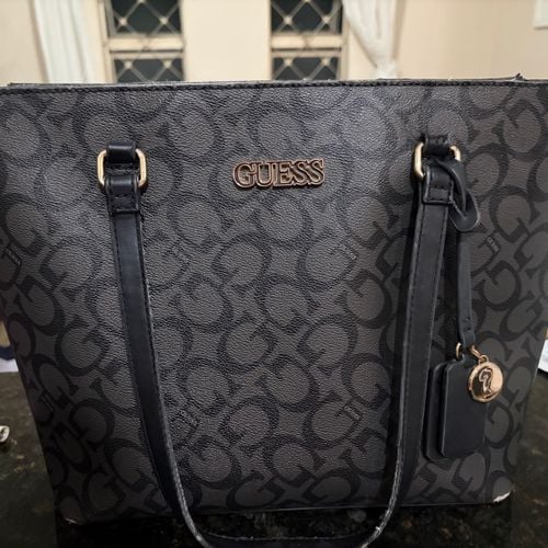 bolsa guess original 137337088?action_source=77090&ref=home_home&rsp=1&rspix=1